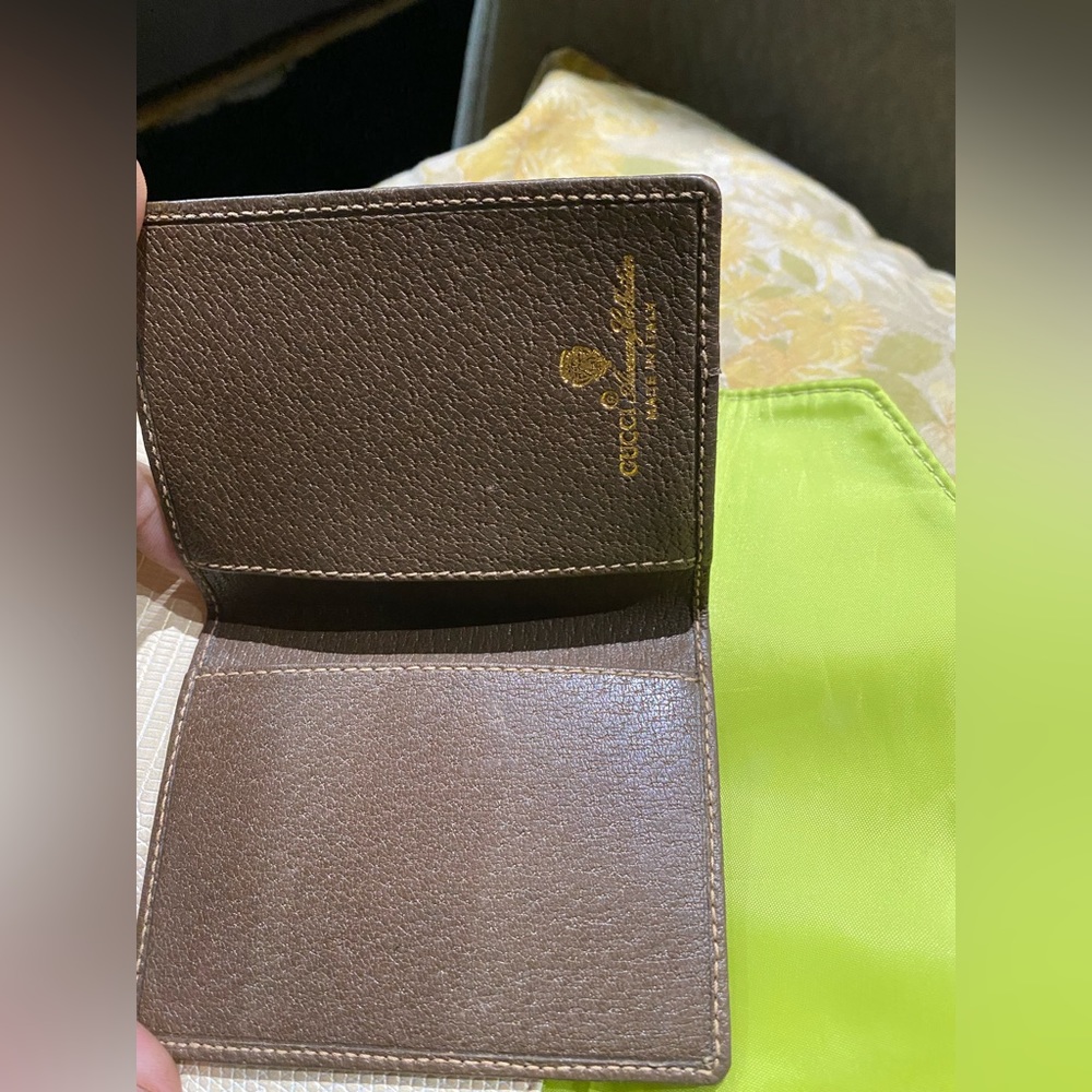 Vintage Gucci wallet.